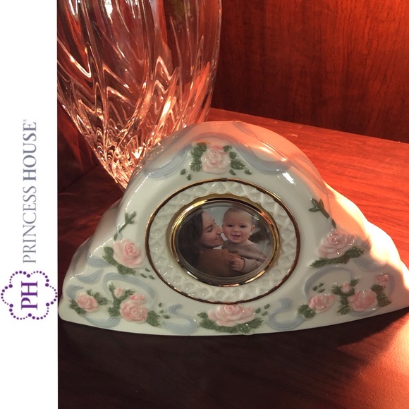 NEW - Vintage Princess House ”Rose Garland" Porcelain Picture Holder - Picture 1 of 8